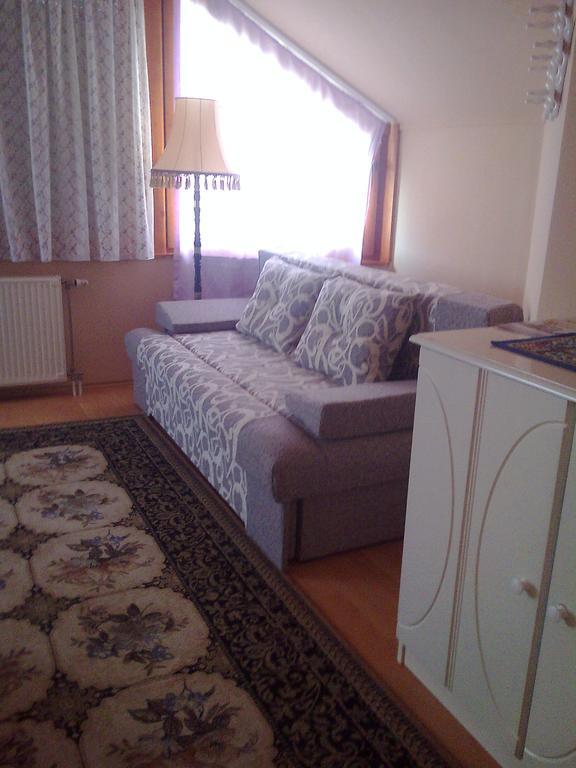 Marina-Buek Apartmanhaz Стая снимка