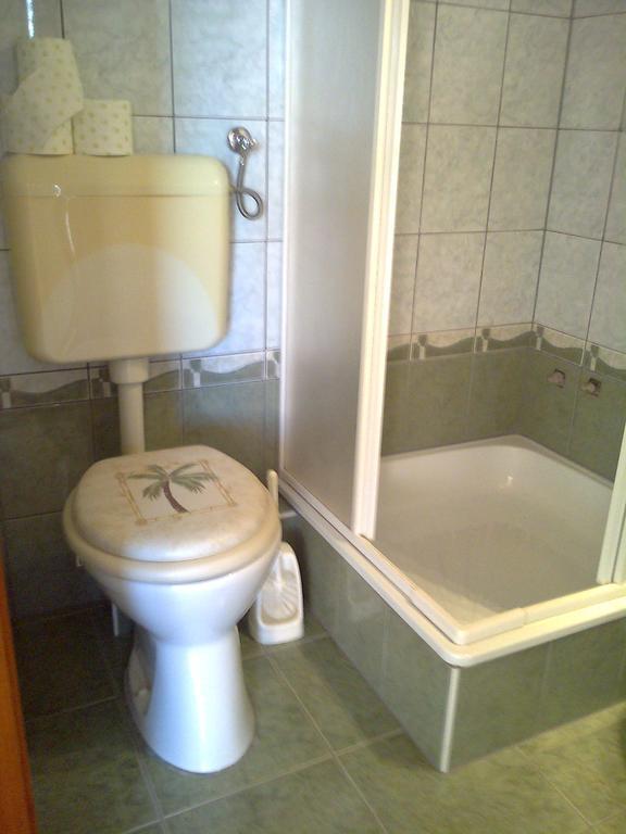 Marina-Buek Apartmanhaz Стая снимка