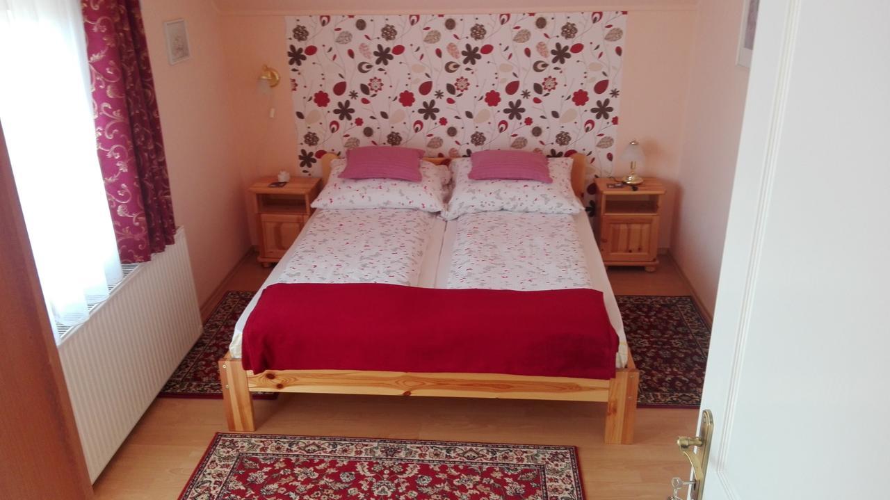 Marina-Buek Apartmanhaz Екстериор снимка