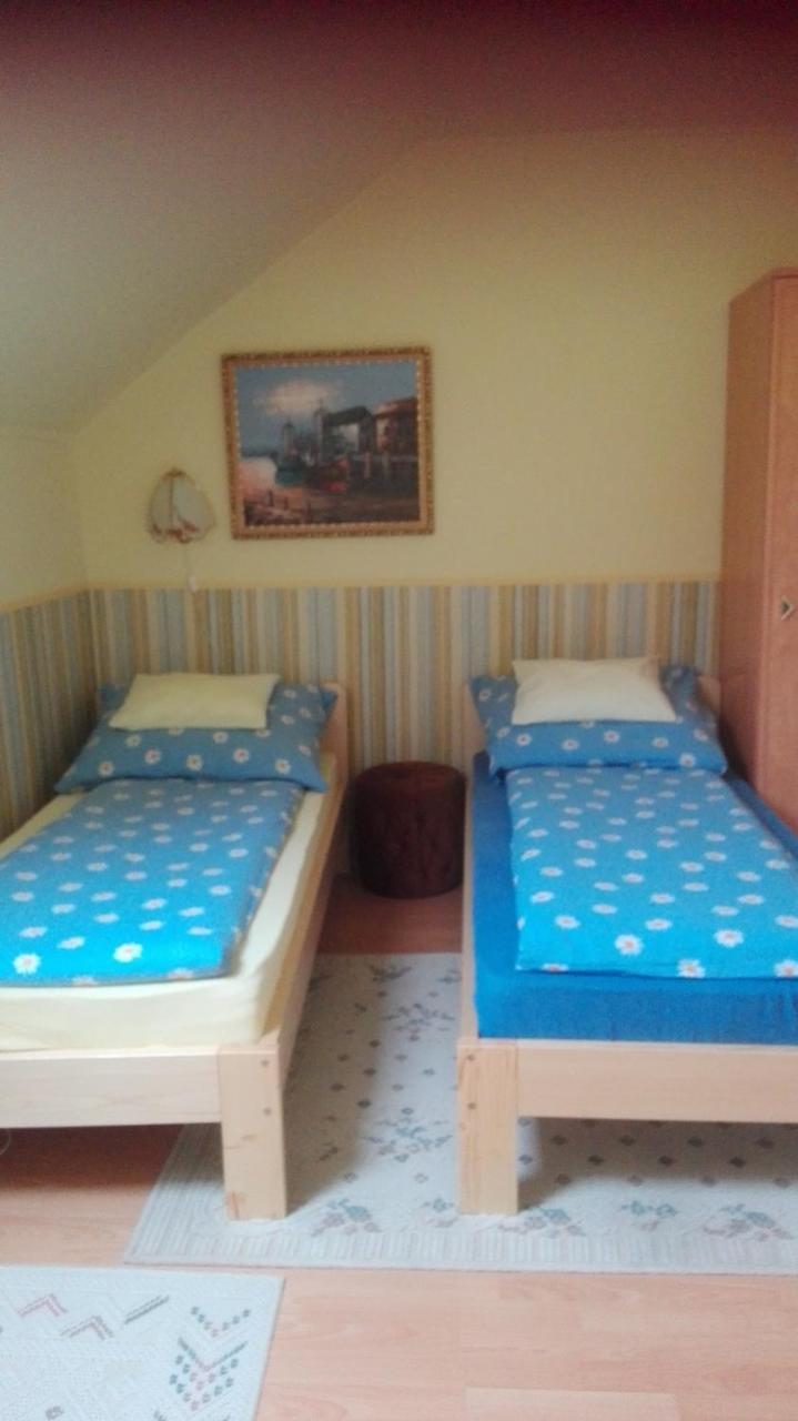 Marina-Buek Apartmanhaz Екстериор снимка